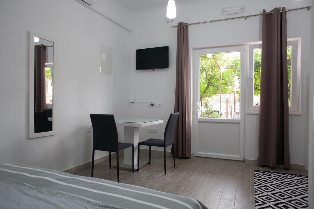 Apartments Svilan Trogir Zimmer foto