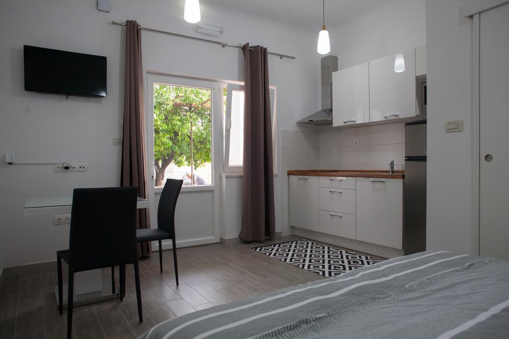 Apartments Svilan Trogir Zimmer foto