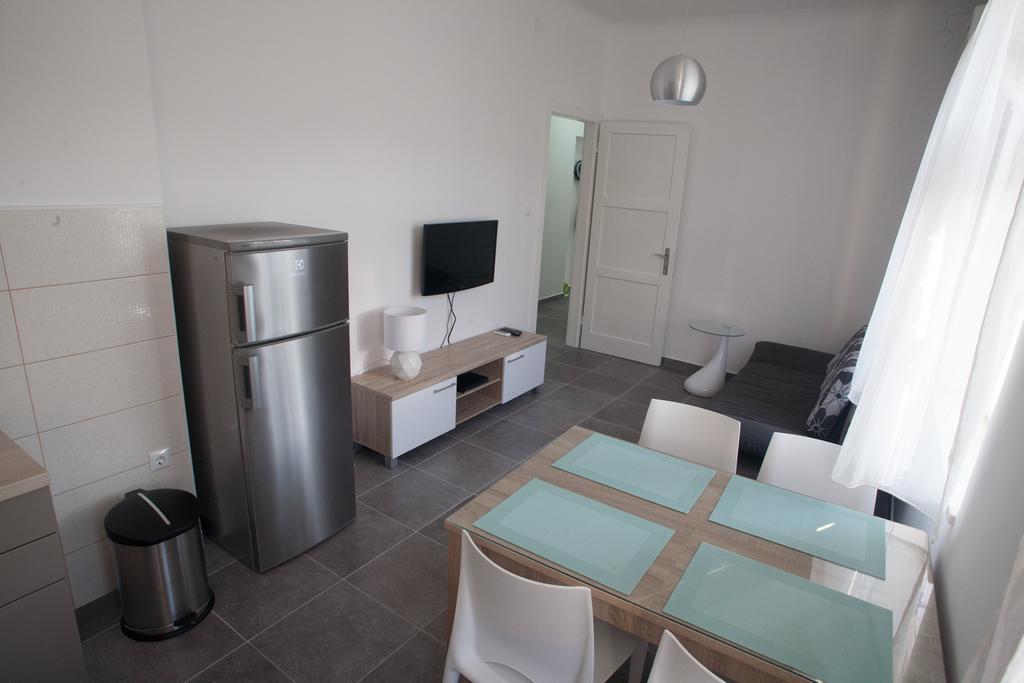 Apartments Svilan Trogir Zimmer foto