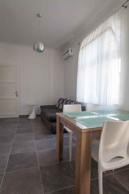 Apartments Svilan Trogir Zimmer foto